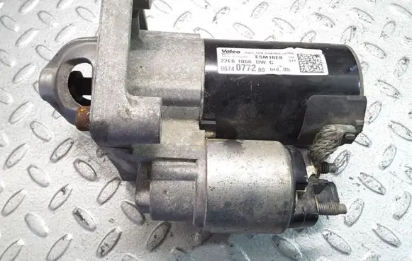 Peugeot 208 Starter motor 9674077280 22E61066 ESM18E8