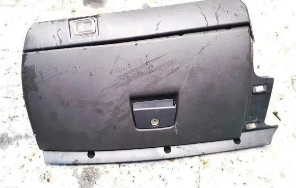 Volvo V50 Glove box 8626141