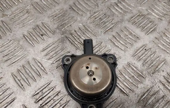Mercedes-Benz GL X166 Camshaft vanos timing valve A2761560490