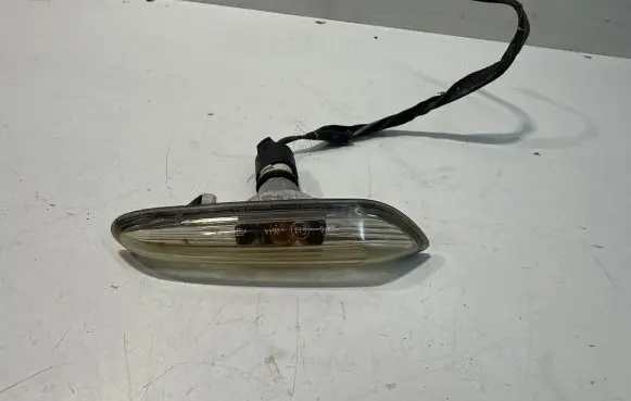 BMW 5 E60 E61 Front fender indicator light 71657411