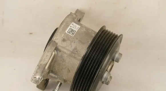 Volkswagen Polo Water pump 03F004D