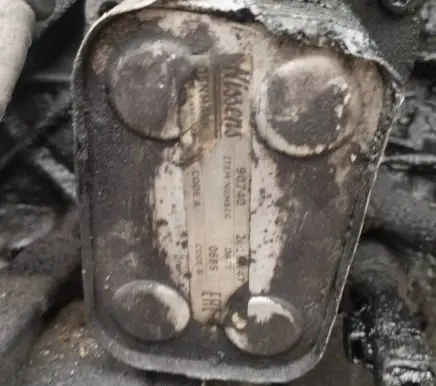 Volvo V50 Engine oil radiator 90740