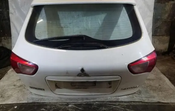 Mitsubishi Lancer VIII Tailgate/trunk/boot lid