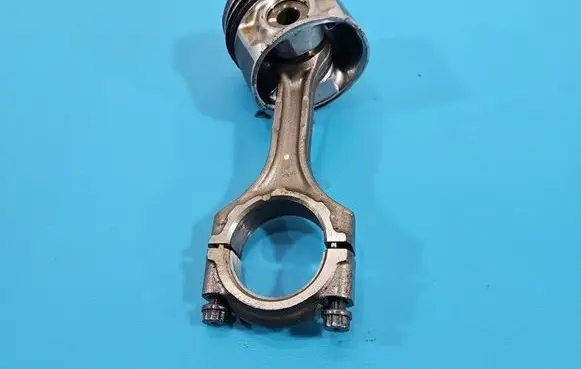 Toyota Avensis T270 Piston 2AD IMPRK1574905