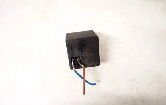 Renault Laguna I Other relay e4020933 d-52249