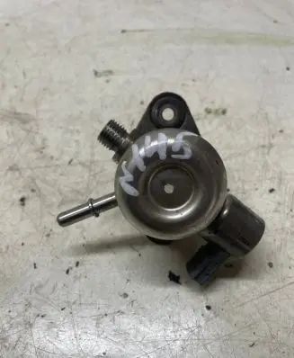Nissan Juke I F15 Fuel injection high pressure pump 0261520074 2002021593 166301KC0A