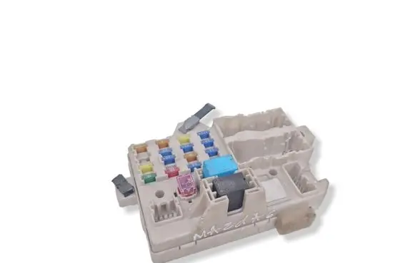 Mazda 6 Fuse module 