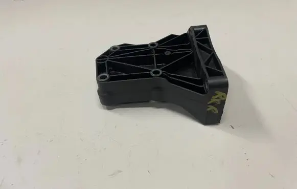 BMW 5 E60 E61 A/C compressor mount bracket 7792202 64557792202