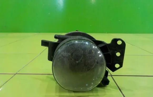 BMW X3 E83 Front fog light LEWY UP81