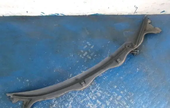 Audi A2 Wiper trim 8Z1819403D