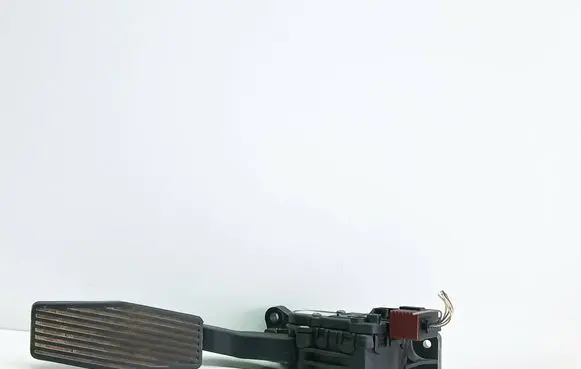 Saab 9-3 Ver2 Accelerator throttle pedal 9186724 6PV00832200