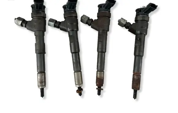 Dacia Sandero Fuel injectors set 0445110485