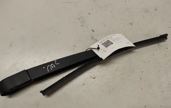 BMW 3 E90 E91 Rear wiper blade 61627118206