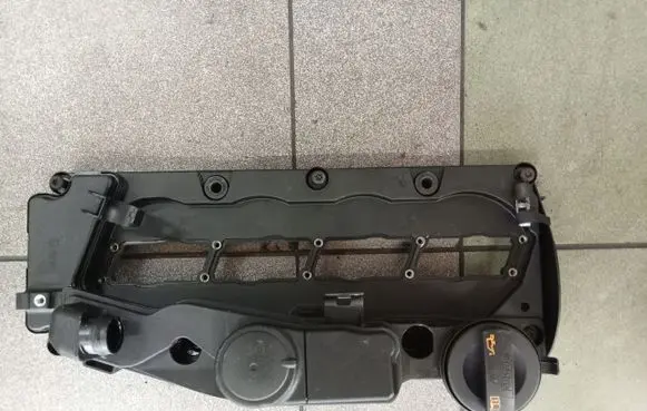 Audi A4 S4 B8 8K Rocker cam cover 03L103469L