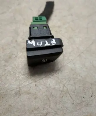 Peugeot 2008 I Central locking switch button 9675088320