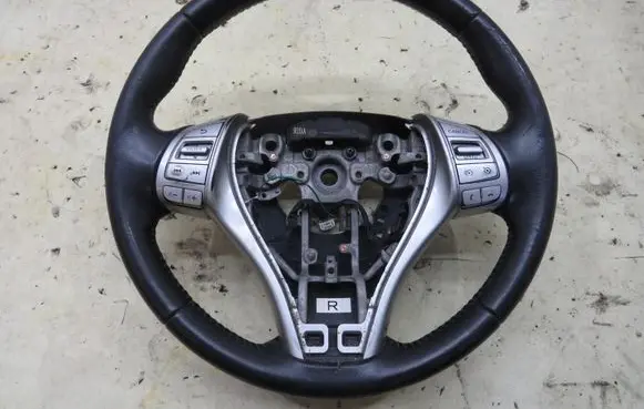 Nissan X-Trail T32 Steering wheel KRIS235789