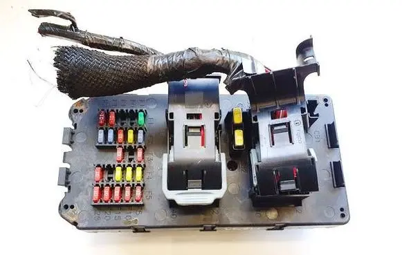 Jeep Grand Cherokee (WK) Fuse box set 56048366AE