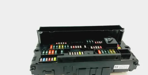 BMW 5 F10 F11 Fuse module 9252815