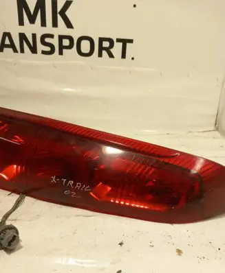 Nissan X-Trail T30 Rear/tail lights E139917