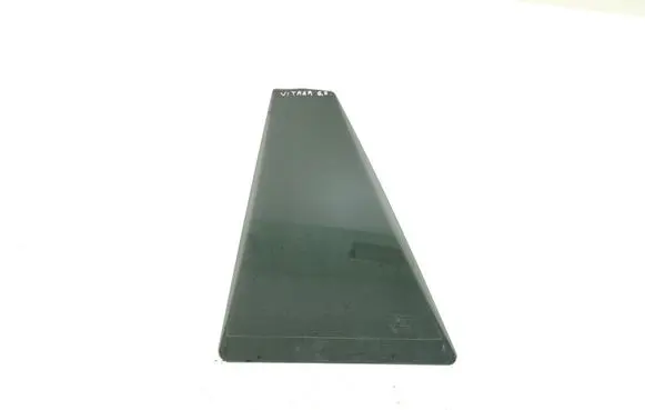 Suzuki Grand Vitara II Rear vent window glass 
