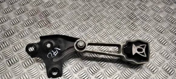 Volvo V70 Engine mount bracket 31430441