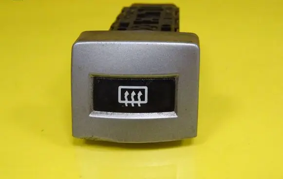 KIA Carnival Windscreen/window heater switch