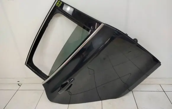 Peugeot 208 I Rear door 