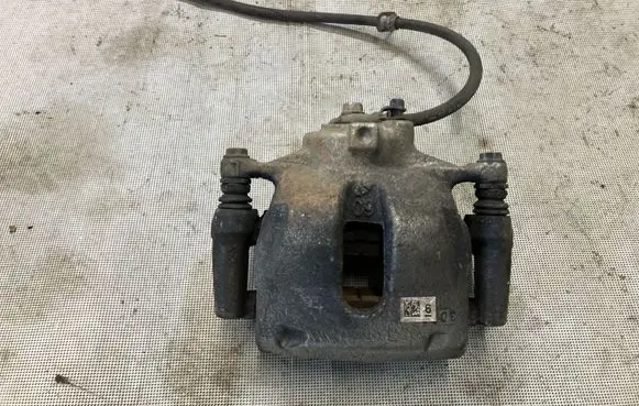 Toyota C-HR I Front brake caliper