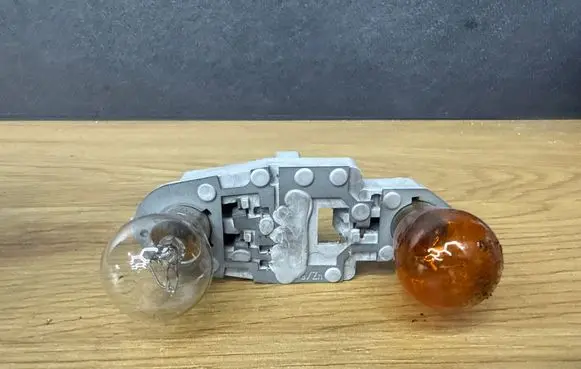 Ford Mondeo MK IV Tail light bulb cover holder 7S7113N004A