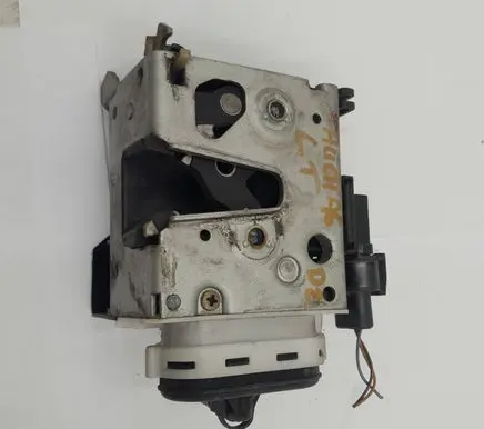 Audi A8 S8 D2 4D Rear door lock 4D0839015A