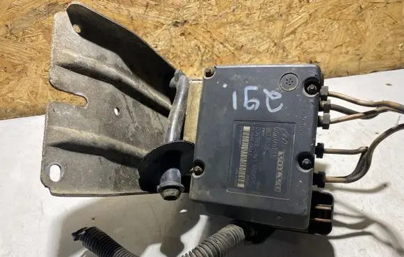 Volvo V70 ABS Pump 8619537