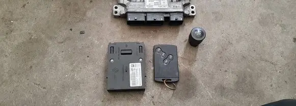 Renault Megane III Engine ECU kit and lock set RO413B007D A2C53185186