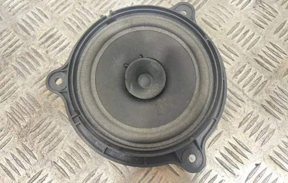 Nissan Pathfinder R51 Rear door speaker