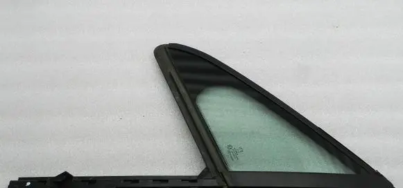 Peugeot 508 Front door vent window glass four-door 9201R3
