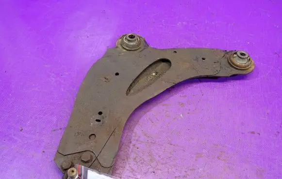 Opel Vivaro Front control arm