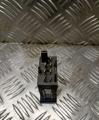 Volkswagen PASSAT B5 Hazard light switch 3B0953235D