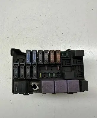 Renault Laguna II Fuse module 8200003059