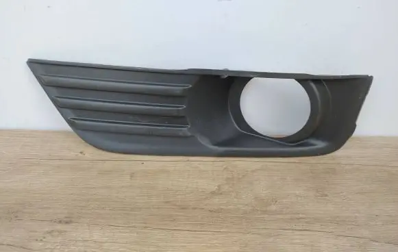 Ford Focus Front bumper lower grill 4M51-19953-AE