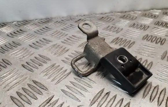 Iveco Daily 35 - 40.10 Rear door lock loop/hook striker 