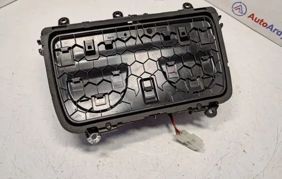 Cup holder front