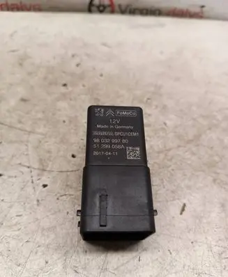Peugeot 2008 I Glow plug pre-heat relay 9803299780 51299058A 20170411