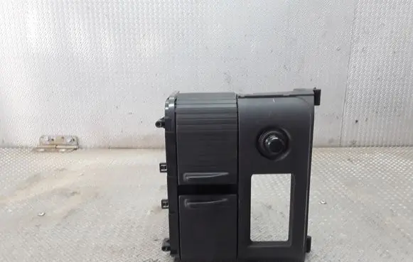 Nissan X-Trail T30 Glove box central console 68108EQ400