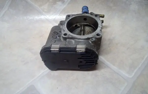 Audi A6 S6 C5 4B Throttle valve 078133062B
