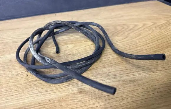 Opel Vivaro Windshield washer fluid hose