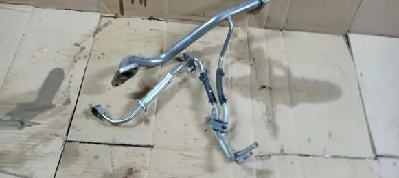 Coolant pipe/hose