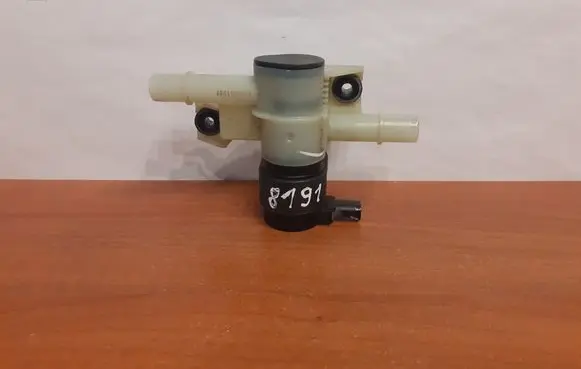 Audi A3 8Y Fuel pressure regulator 5QF201549 8191