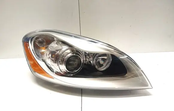Volvo XC60 Headlight/headlamp 30763136 89902825