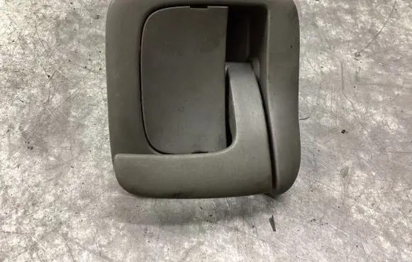 Volvo V70 Engine bonnet (hood) release handle
