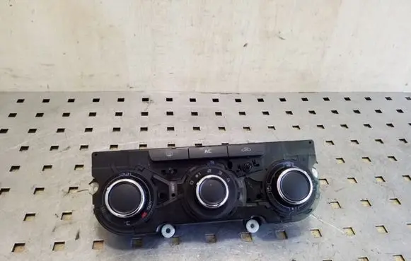Skoda Superb B6 (3T) Climate control unit 5HB00975230 3T0820047M