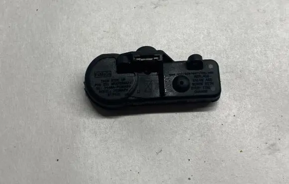 Ford Mustang VI Tire pressure sensor DE8T1A150